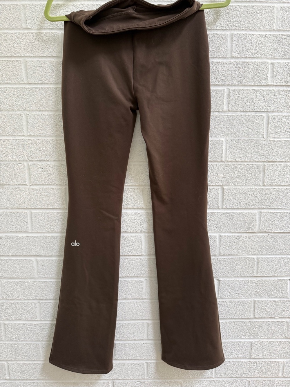 ALO Yoga Women’s XXS  Chocolate Flare Leggings